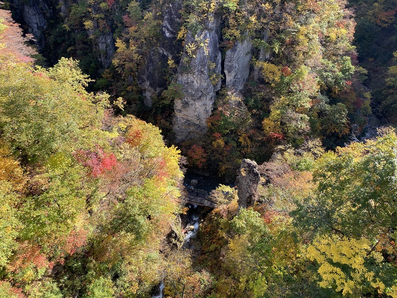 iphone11proで撮影した鳴子大橋から見た鳴子峡の風景写真２